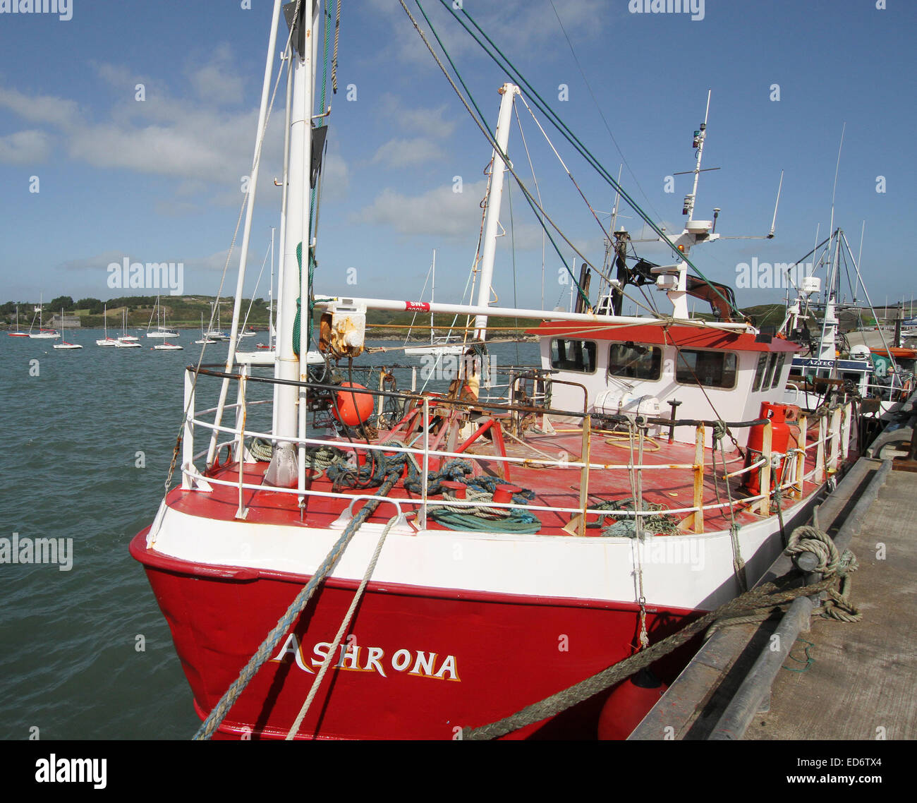 Ashrona chalutier irlandais amarré au port de Baltimore West Cork County Cork Irlande Banque D'Images