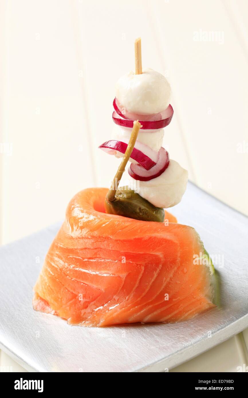 Tranche De Saumon Fume Et Mozzarella Bebe Photo Stock Alamy