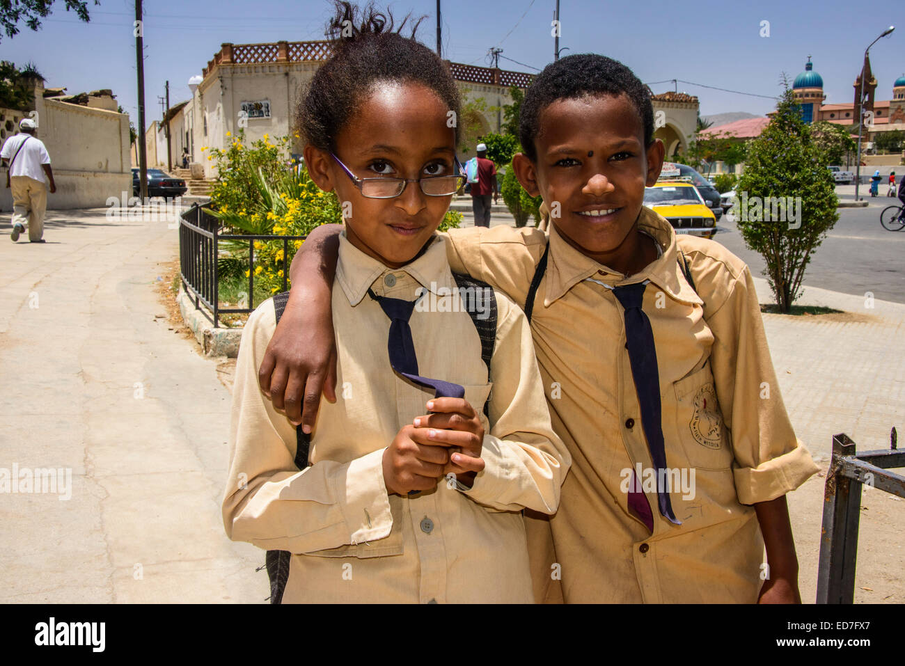 Les enfants de l'école de l'Érythrée portant des uniformes scolaires, Keren, Erythrée Banque D'Images