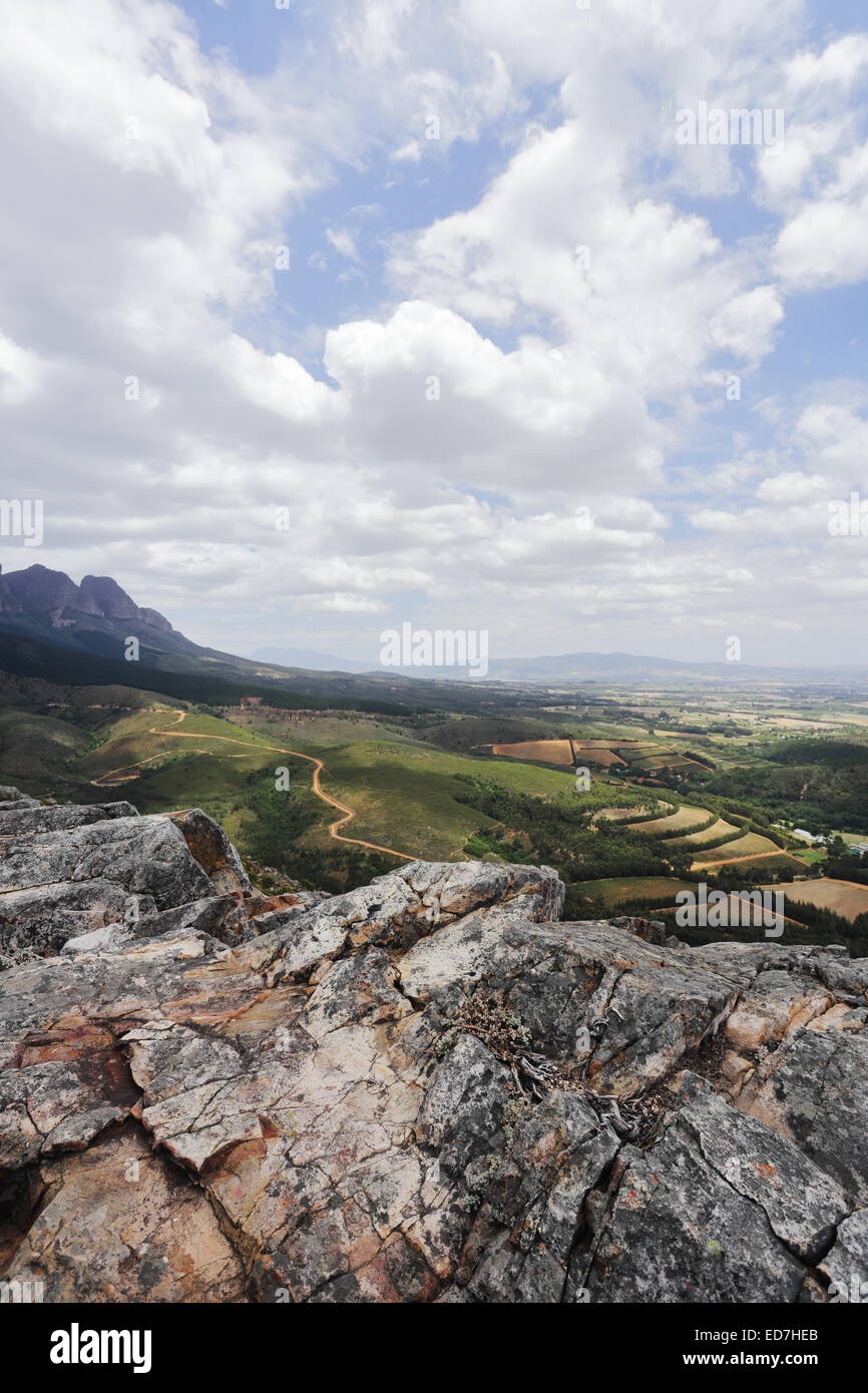 Les terres agricoles et les forêts en dehors de Wellington les pentes des montagnes environnantes Banque D'Images