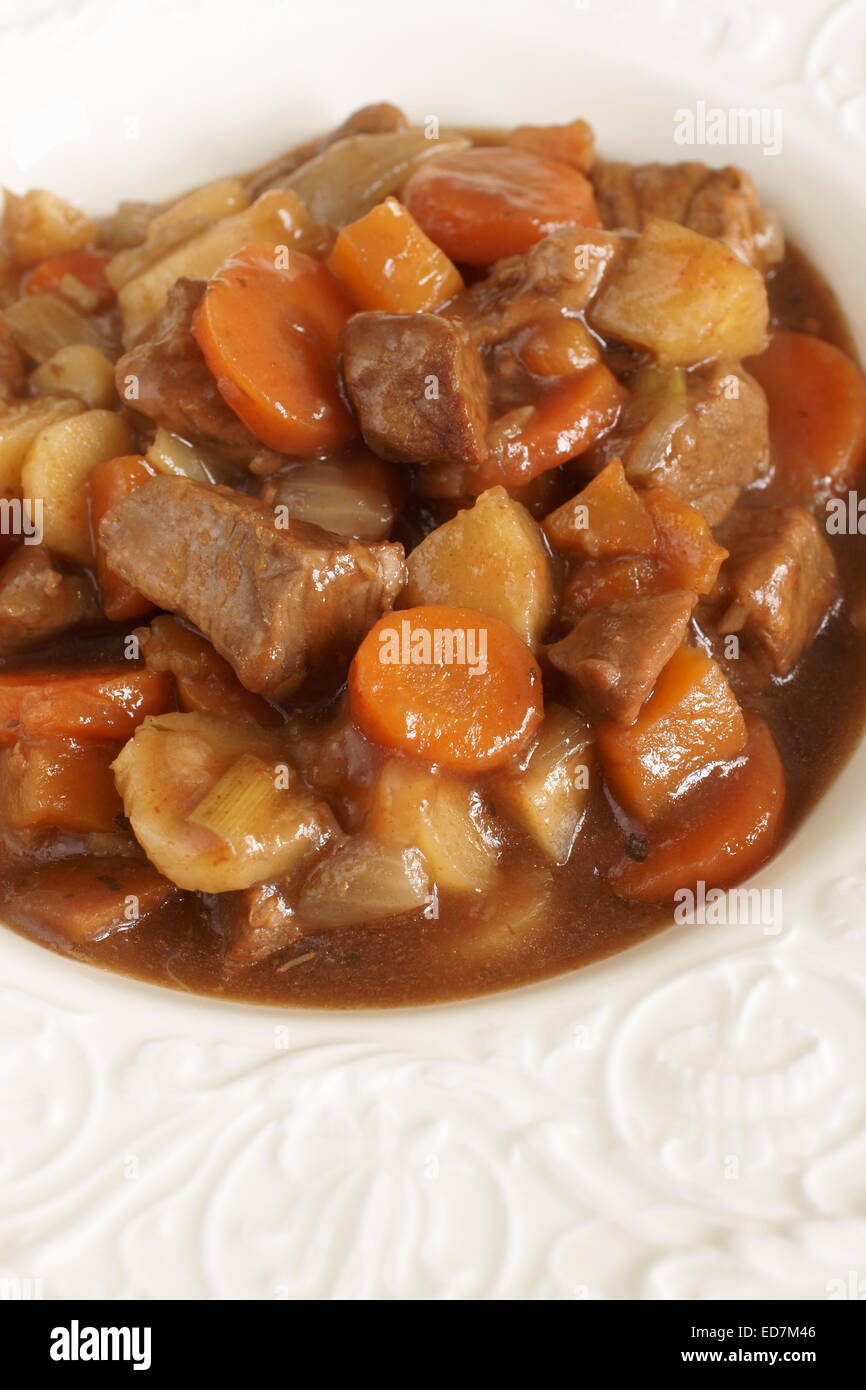 Boeuf Bourguignon classique ou goulasch de bœuf Banque D'Images