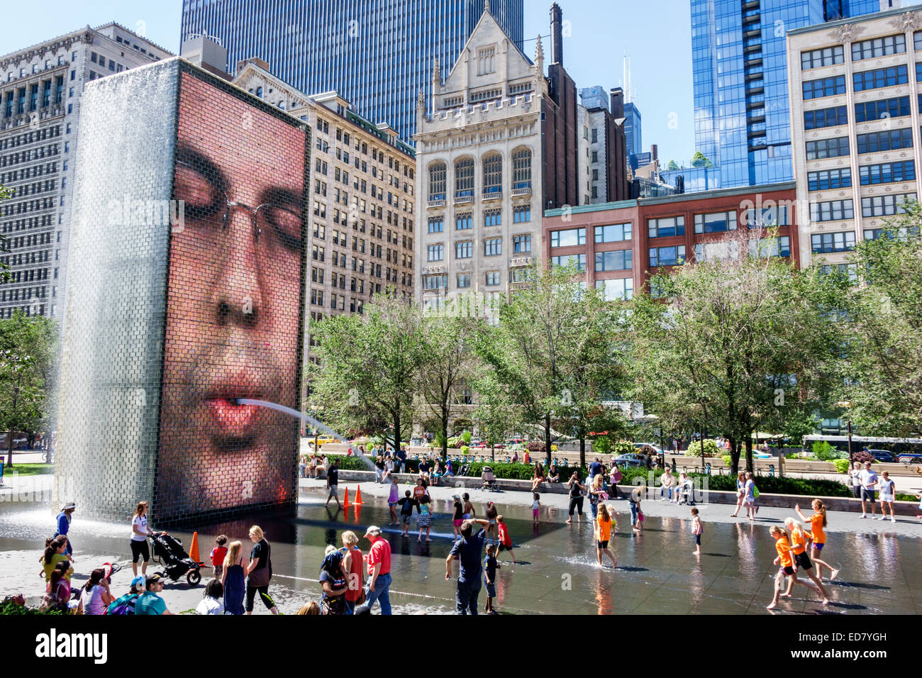 Chicago Illinois, Loop, Millennium Park, Crown Fountain, piscine réfléchissante, North Michigan Avenue, horizon de la ville, gratte-ciel, sculpture vidéo, artiste catalan Jau Banque D'Images