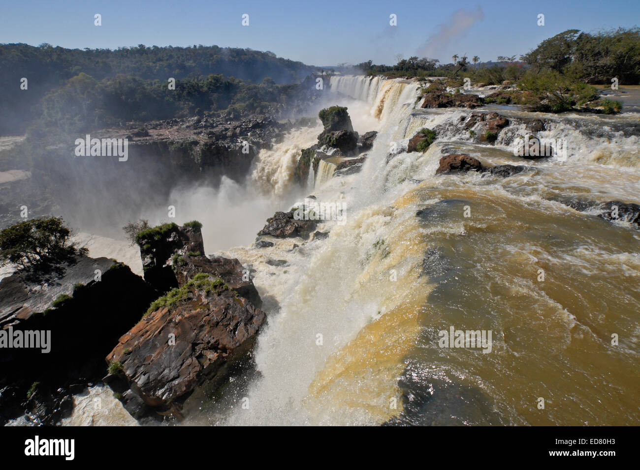 D'Iguazu, Argentine vue depuis le côté de la rivière Iguazu Banque D'Images