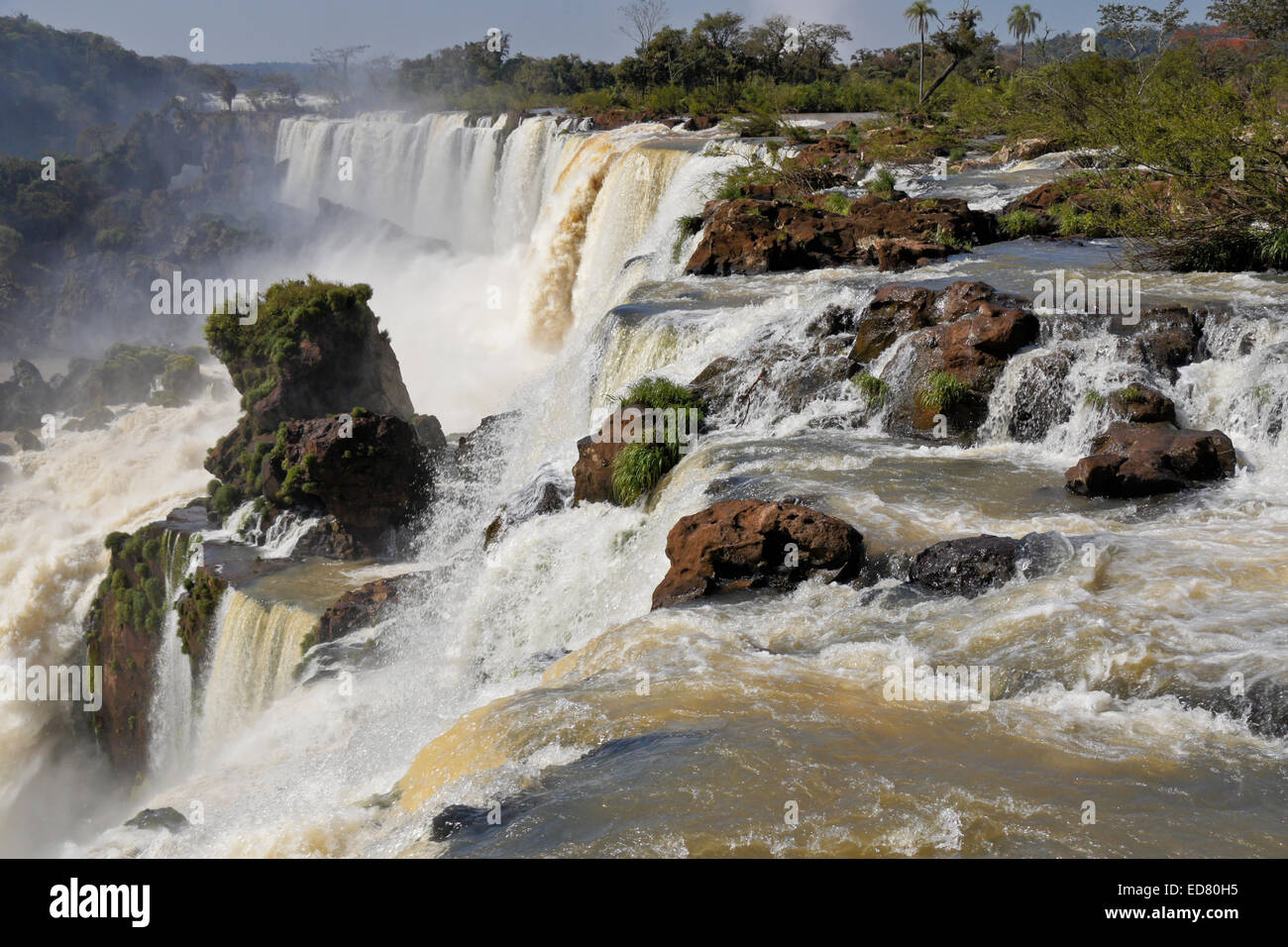 D'Iguazu, Argentine vue depuis le côté de la rivière Iguazu Banque D'Images