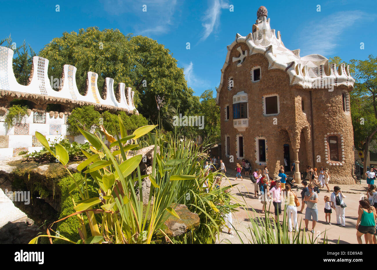 Gate House dans le pavillon d'entrée, le parc Guell, Barcelone, Espagne Banque D'Images