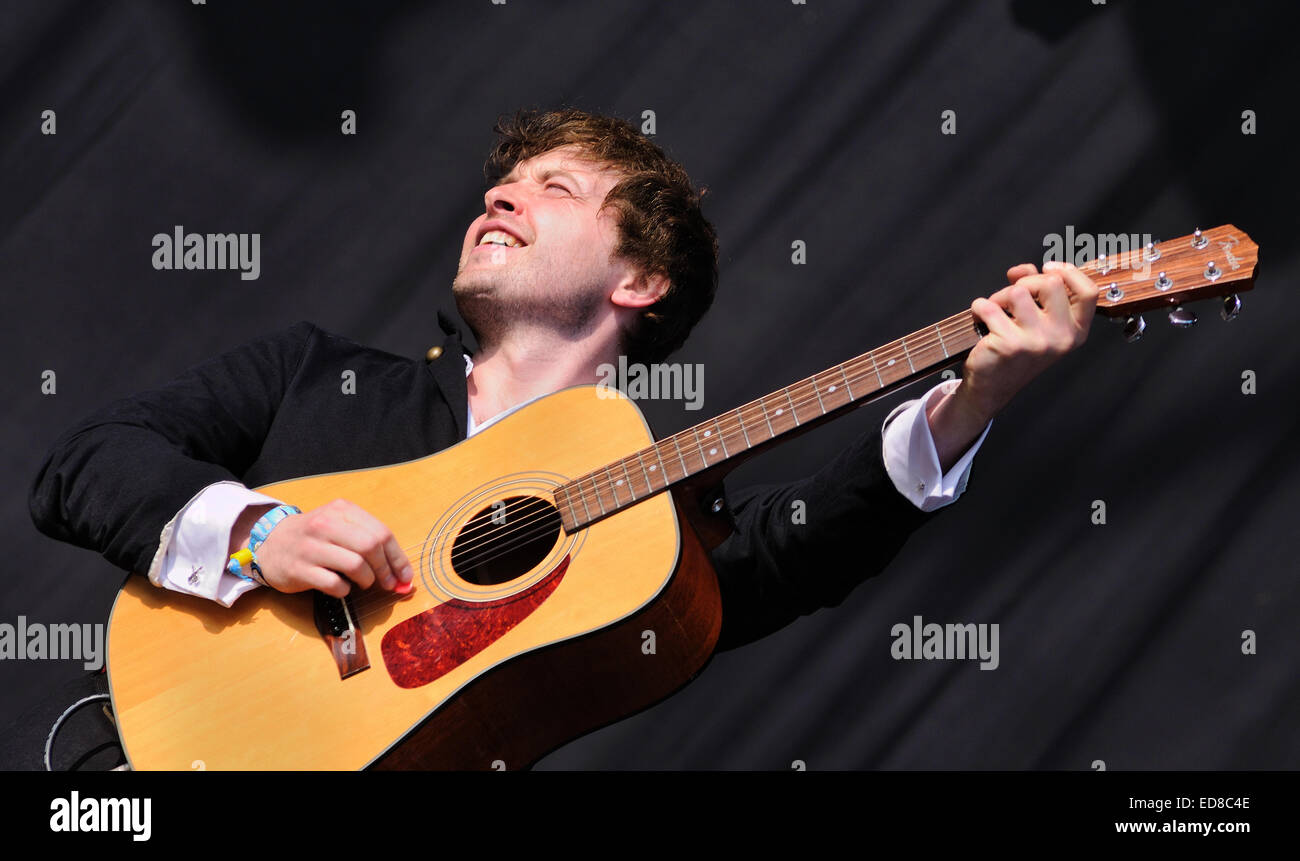 BENICASIM, ESPAGNE - 19 juillet : Feux de grenier, un groupe de rock indépendant écossais de Glasgow, en concert au FIB. Banque D'Images BENICASIM, ESPAGNE - 19 juillet : Feux de grenier, un groupe de rock indépendant écossais de Glasgow, en concert au FIB. Banque D'Images