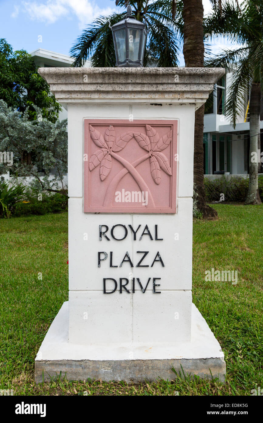 Ft. Lauderdale, en Floride. Traversée de palmiers. Emblème de la rue le long de East Las Olas Boulevard au Royal Plaza Drive. Banque D'Images