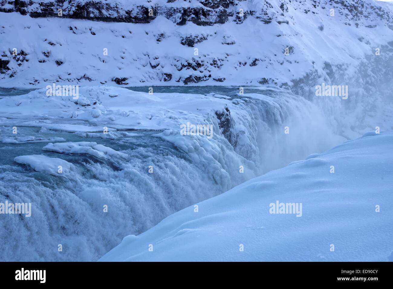 Gullfoss (Chutes d'Or) est une cascade situé dans le canyon de la rivière Hvita au sud-ouest de l'Islande. Banque D'Images