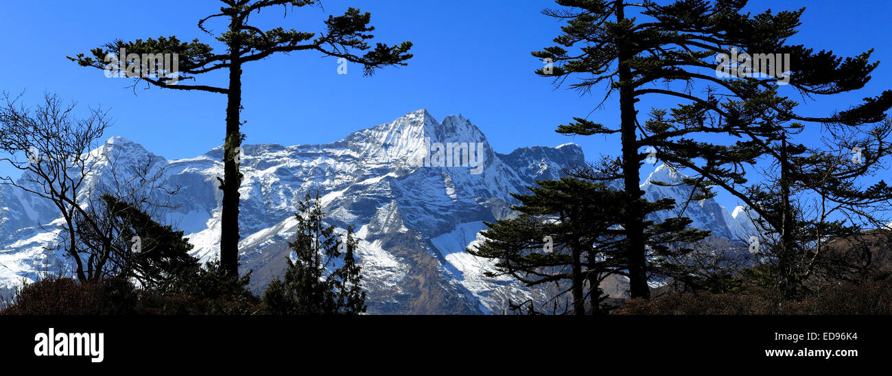 Montagnes enneigées Konge ri, sur le camp de base de l'Everest trek, Himalaya, UNESCO World Heritage Site, Sagarmatha Nationa Banque D'Images