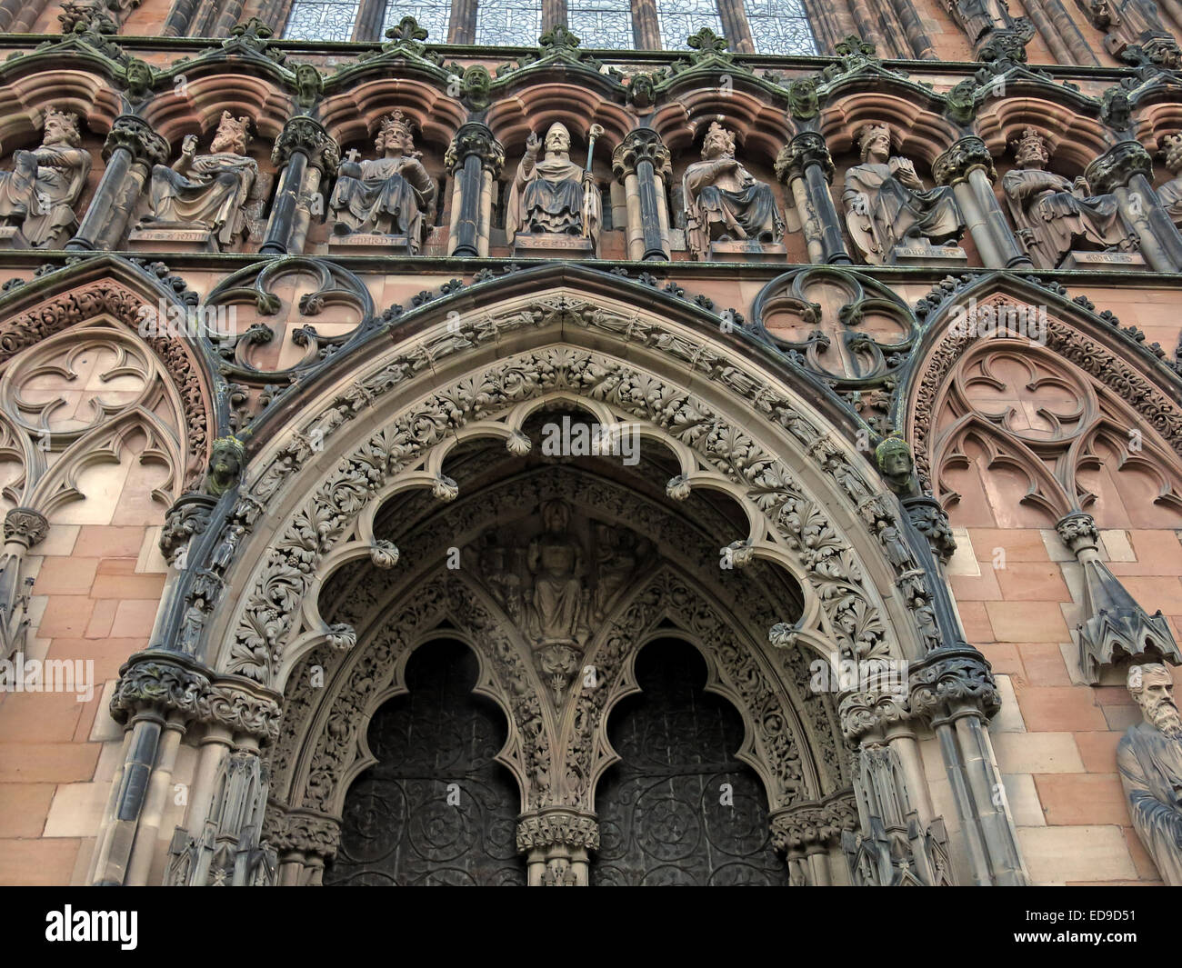 Intérieur de la cathédrale de Lichfield, Staffordshire, Angleterre, Royaume-Uni, au crépuscule Banque D'Images