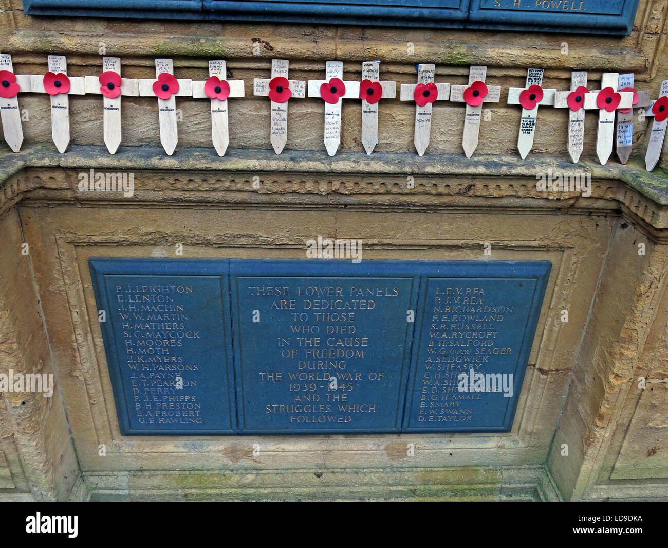 Cénotaphe Lichfield War Memorial, noms des morts à la guerre, Staffordshire, England, UK Banque D'Images