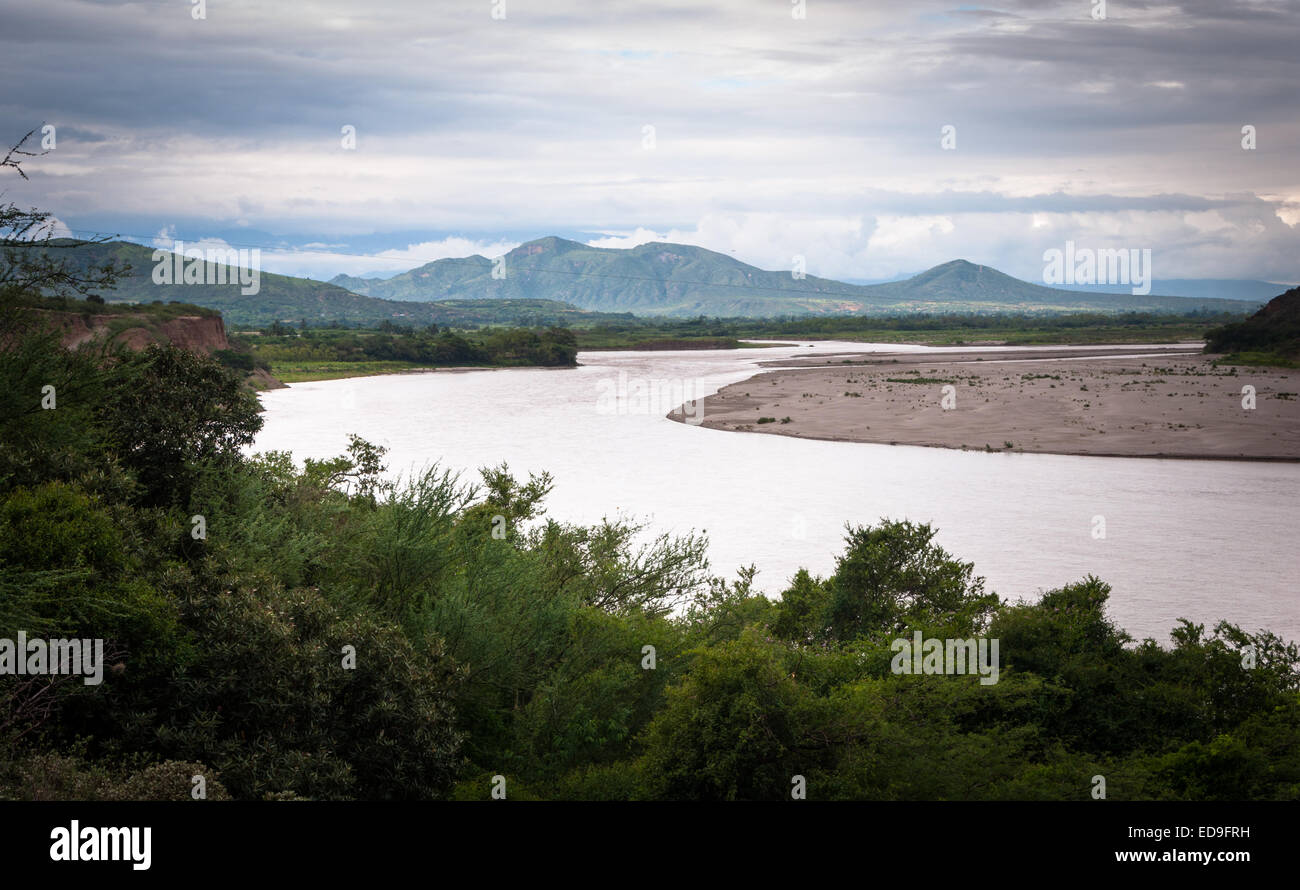 Réunion de la rivière Utcubamba et la rivière Maranon au Pongo de Rentema dans l'Amazonas, au nord du Pérou Banque D'Images