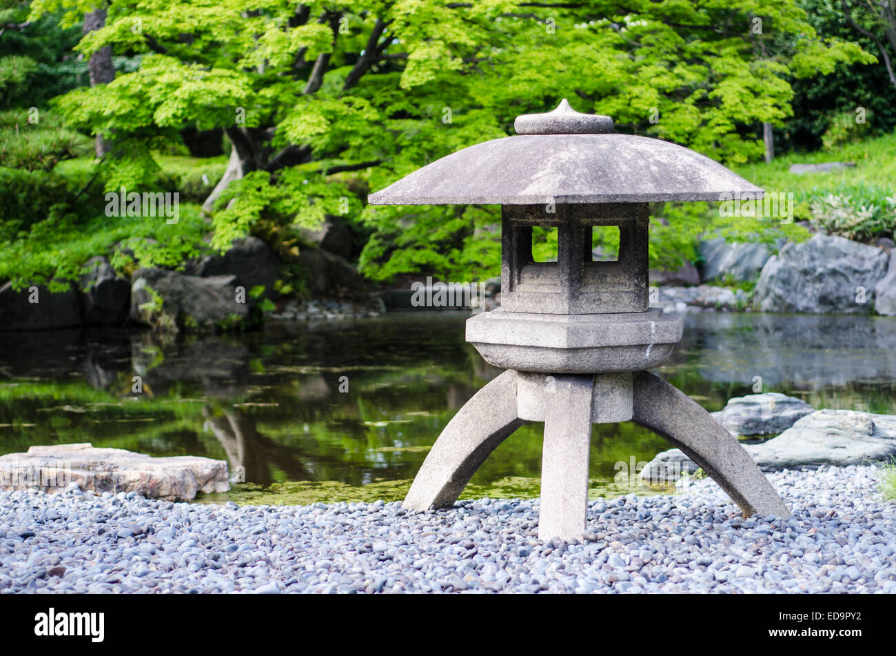Lanterne japonaise traditionnelle Banque de photographies et d’images à