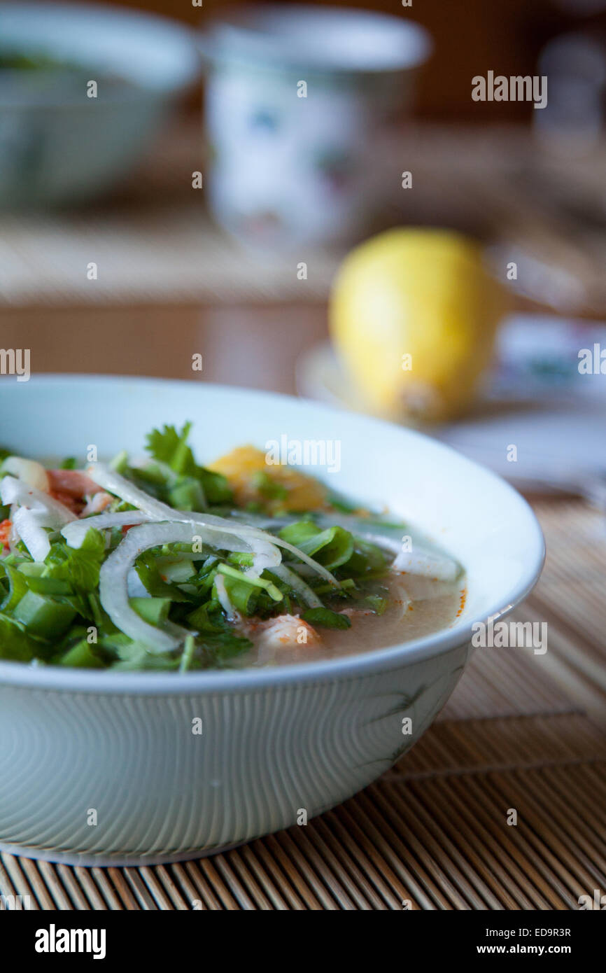 Un bol de soupe aux nouilles, Vietnamien Pho. Banque D'Images