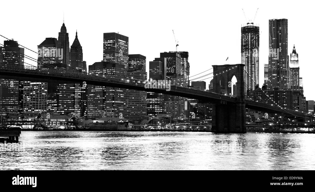 Coucher du soleil sur le pont de Brooklyn et Manhattan, New York. USA. Banque D'Images