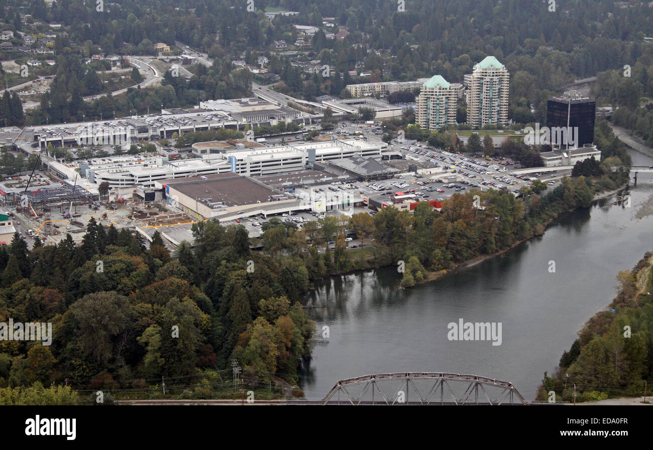 Vue aérienne du Parc Royal Shopping Centre sur Marine Drive, North Vancouver, Canada Banque D'Images