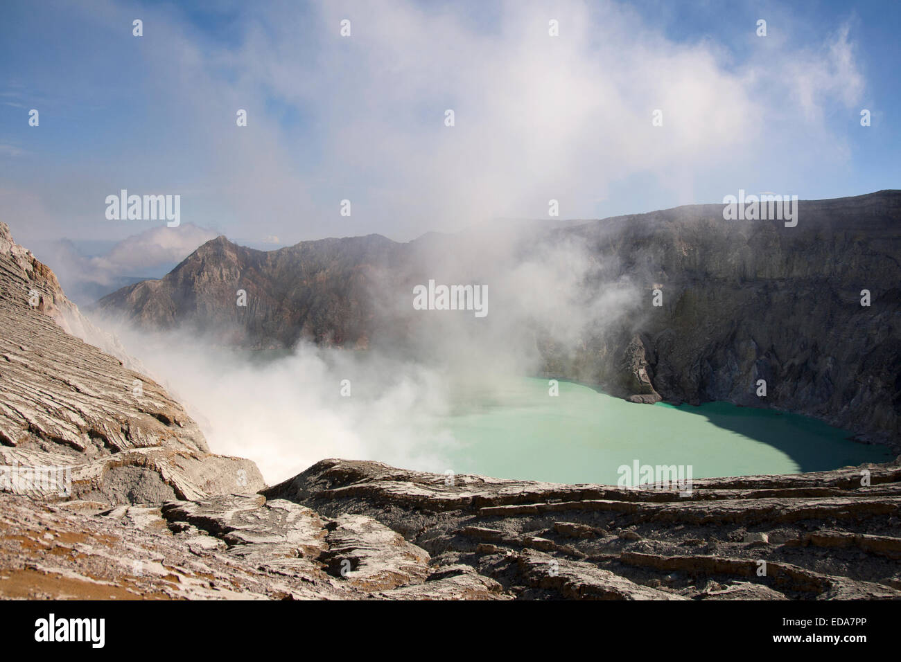 Fumeurs Kawah Ijen Banque D'Images