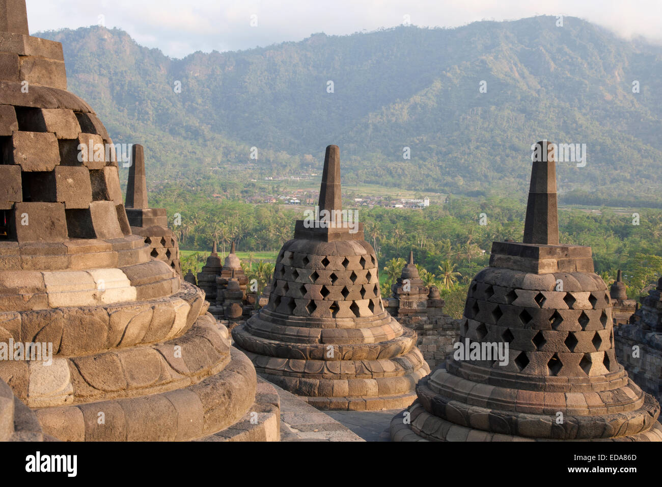 Borobudur est un 9ème siècle Temple Bouddhiste Mahayana à Magelang, Central Java, Indonésie. Banque D'Images