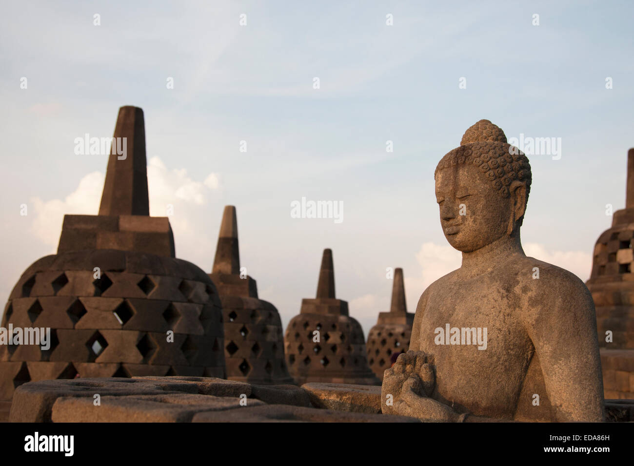 Borobudur est un 9ème siècle Temple Bouddhiste Mahayana à Magelang, Central Java, Indonésie. Banque D'Images