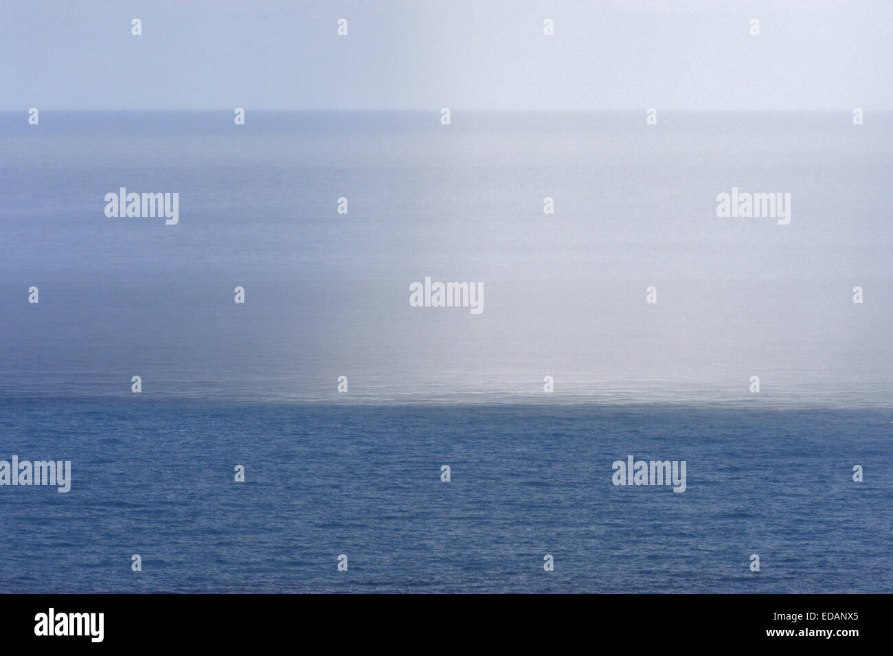 Approche d'averses de pluie, Lundy, Devon Banque D'Images