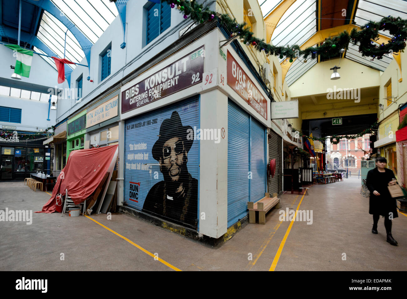 Un dimanche tranquille à Brixton Village Arcade Banque D'Images