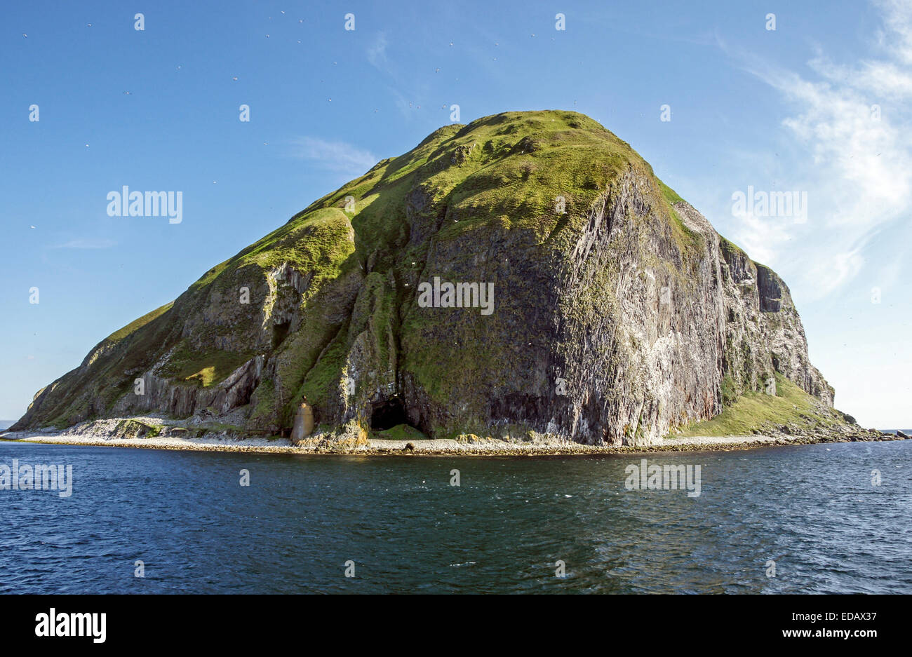 Vue Ouest de la célèbre île écossaise Ailsa Craig située à l'extrémité sud de l'estuaire de la Clyde à l'ouest de l'Écosse Banque D'Images