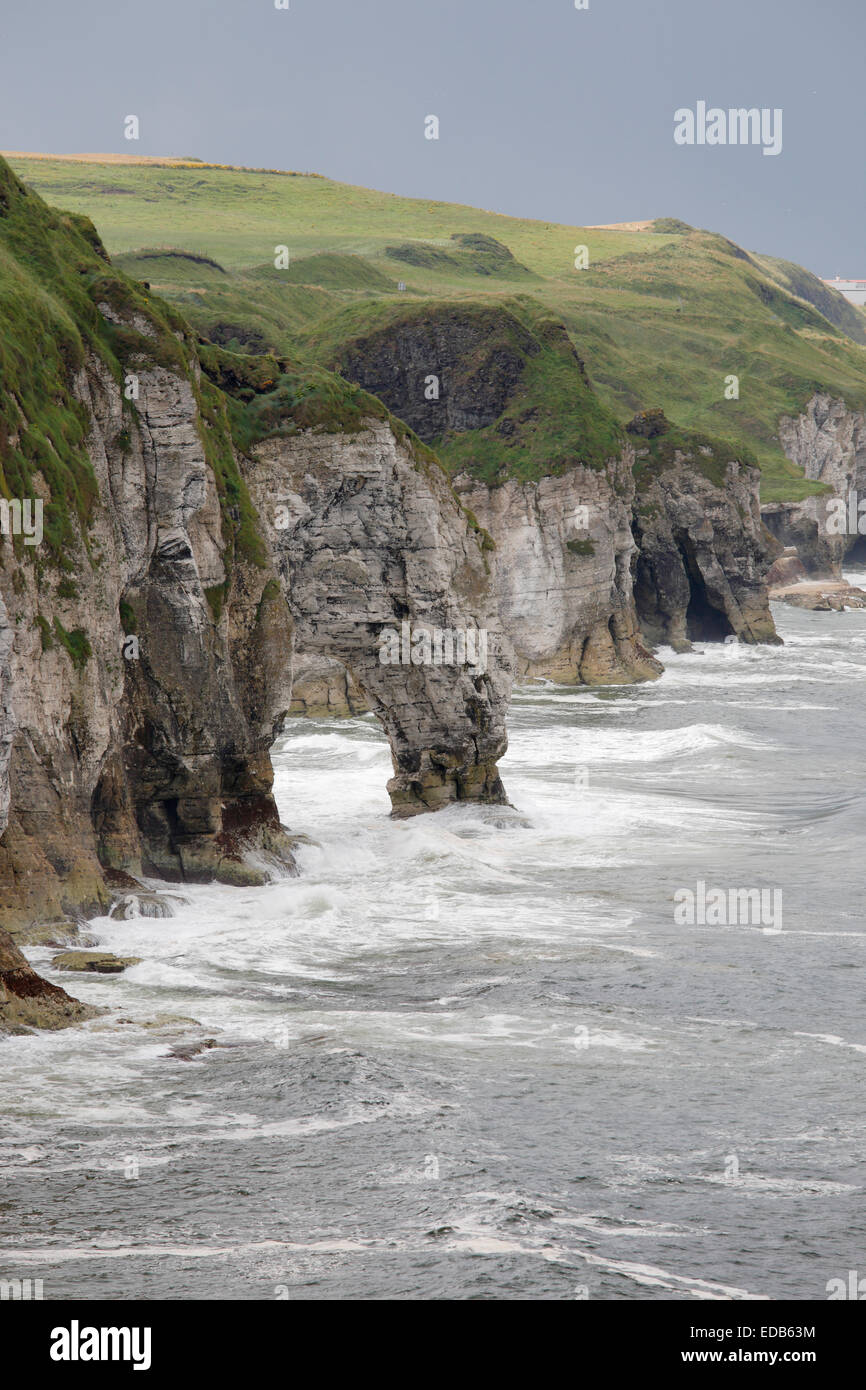 Grande Arche, rochers blancs, Portrush, comté d'Antrim, en Irlande du Nord Banque D'Images