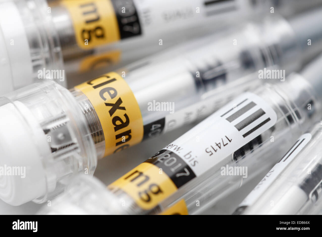 Les seringues de Clexane pour l'auto injection pour la prévention de la thrombose veineuse profonde (TVP) post op Banque D'Images