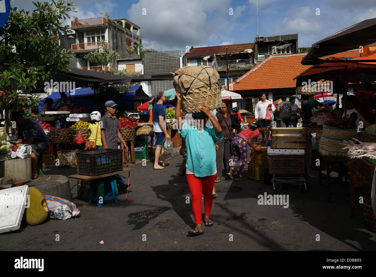 L'activité dans Badung marché traditionnel, Denpasar, Bali. Badung Market est le plus grand marché traditionnel de Bali. Banque D'Images