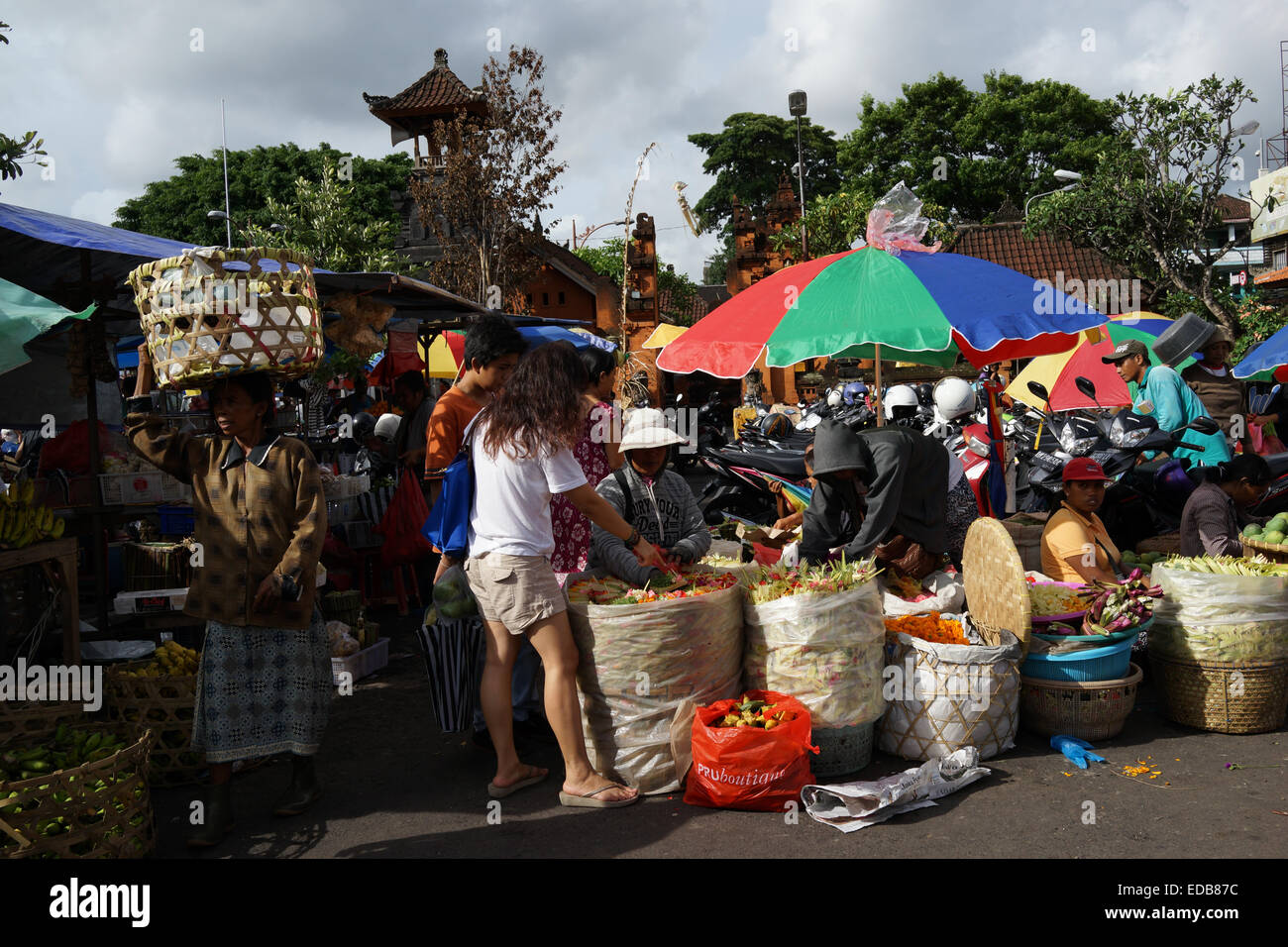L'activité dans Badung marché traditionnel, Denpasar, Bali. Badung Market est le plus grand marché traditionnel de Bali. Banque D'Images