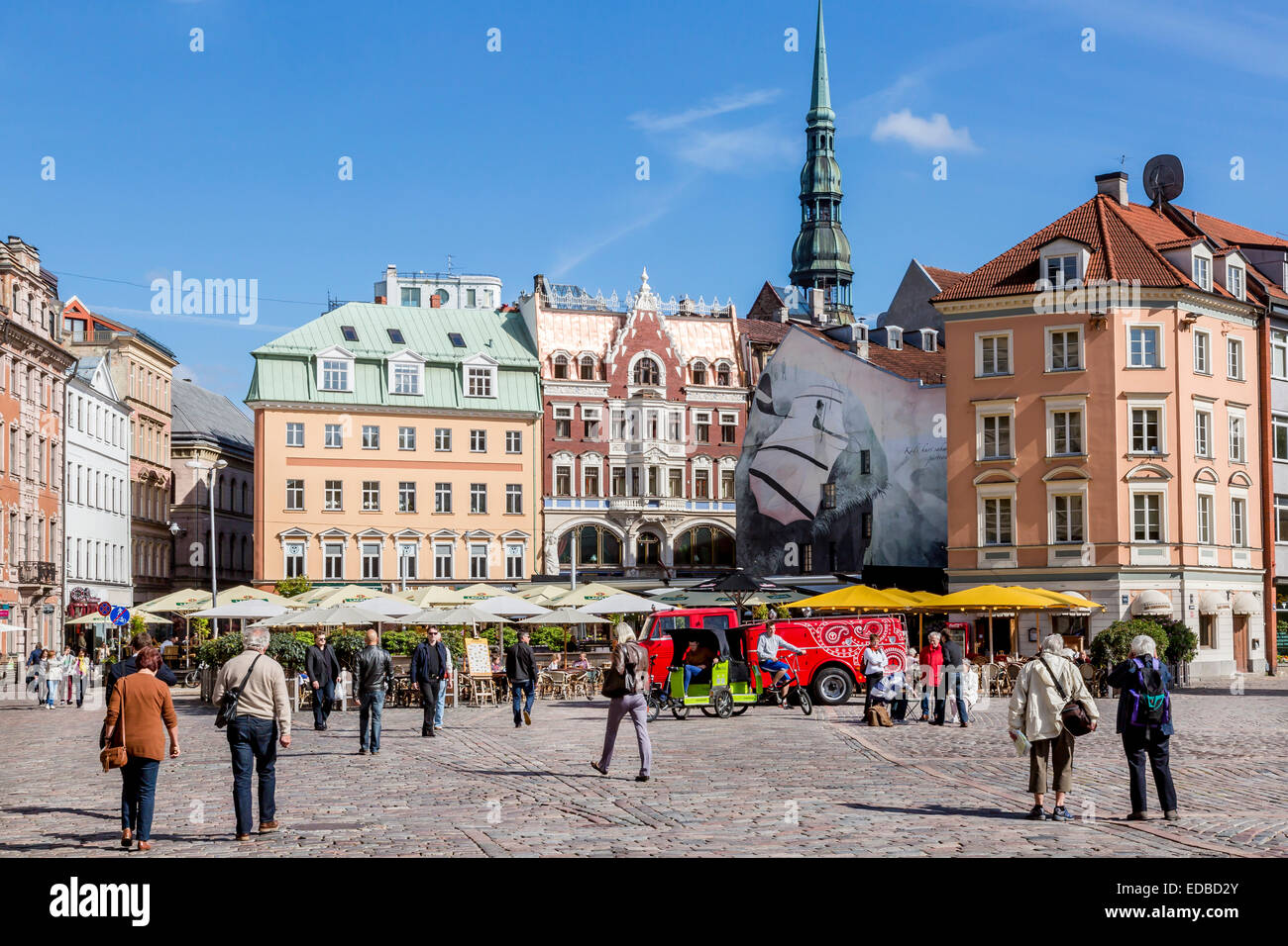 Place de la cathédrale dans le centre historique, Riga, Lettonie Banque D'Images