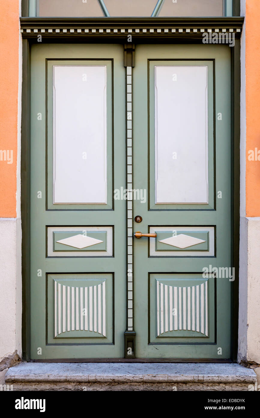 Porte avant, la porte en bois, Toompea, Tallinn, Estonie Banque D'Images