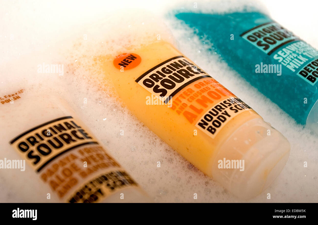 Image d'illustration de PZ Cussons source initiale de gel douche. Banque D'Images