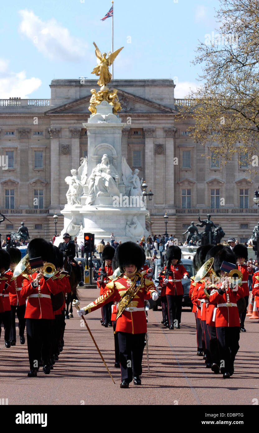 Relève de la garde à Buckingham Palace à Londres Banque D'Images