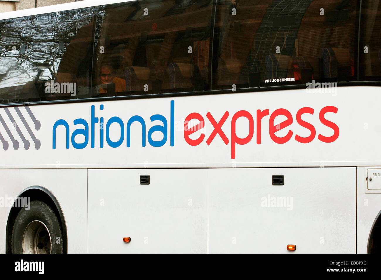 Un National Express Coach près de la gare routière de Victoria au centre de Londres. Banque D'Images