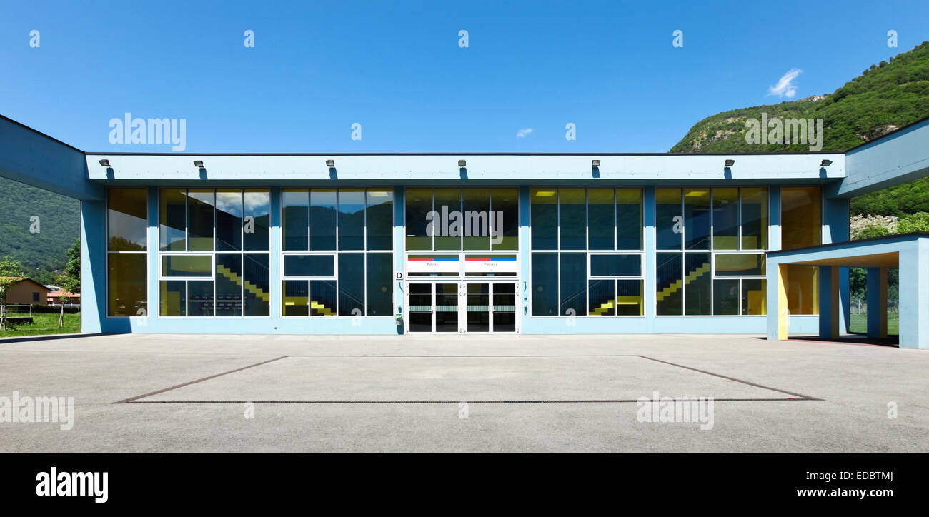 L'école publique, de l'extérieur du bâtiment Banque D'Images