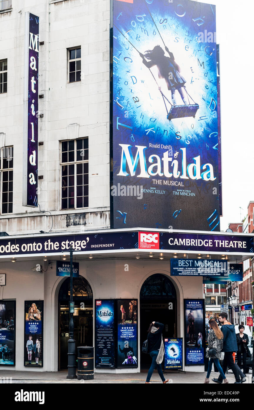 Matilda The Musical Show au Cambridge Theatre, Covent Garden, Londres, UK Banque D'Images