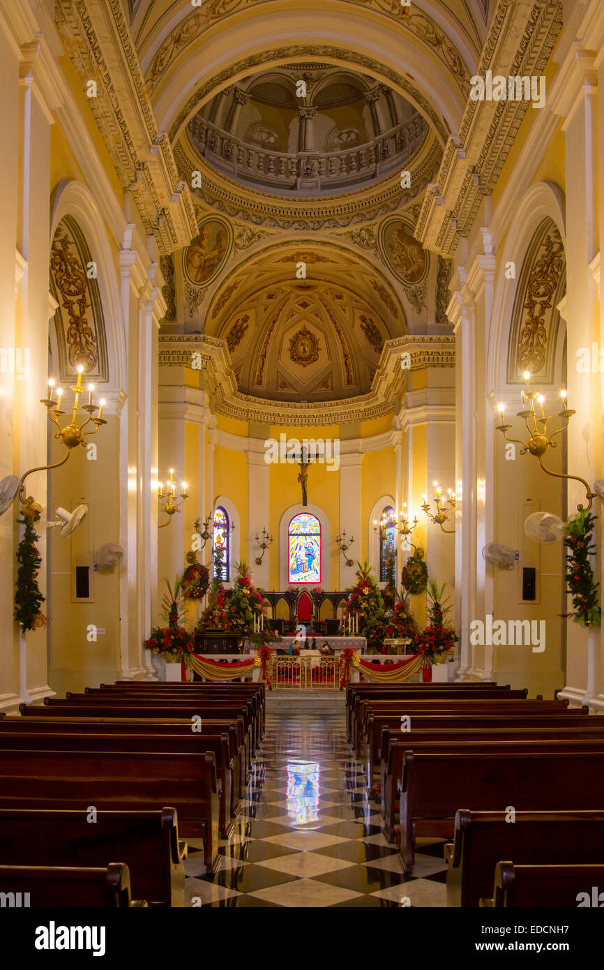 Intérieur de la cathédrale de San Juan Bautista, San Juan, Puerto Rico Banque D'Images
