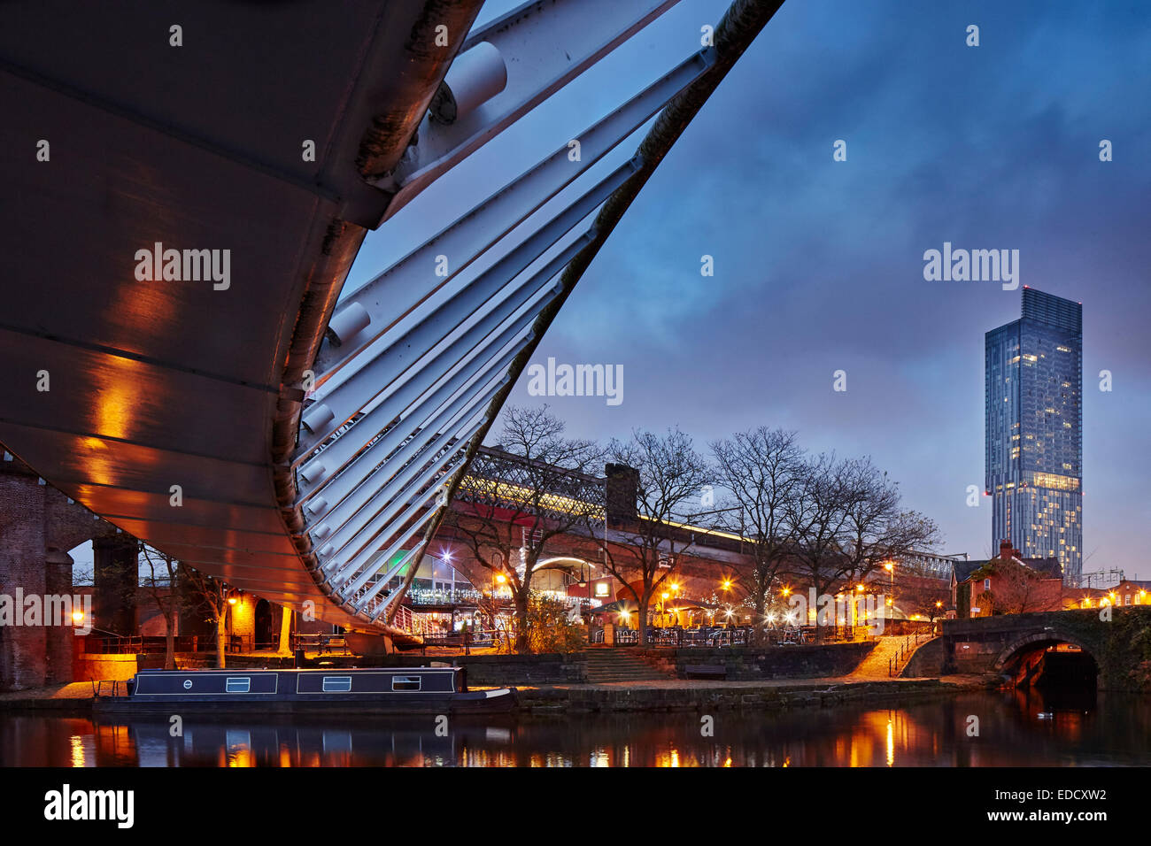 Bassin de Castlefield Manchester au crépuscule, sur le Canal de Bridgewater Banque D'Images