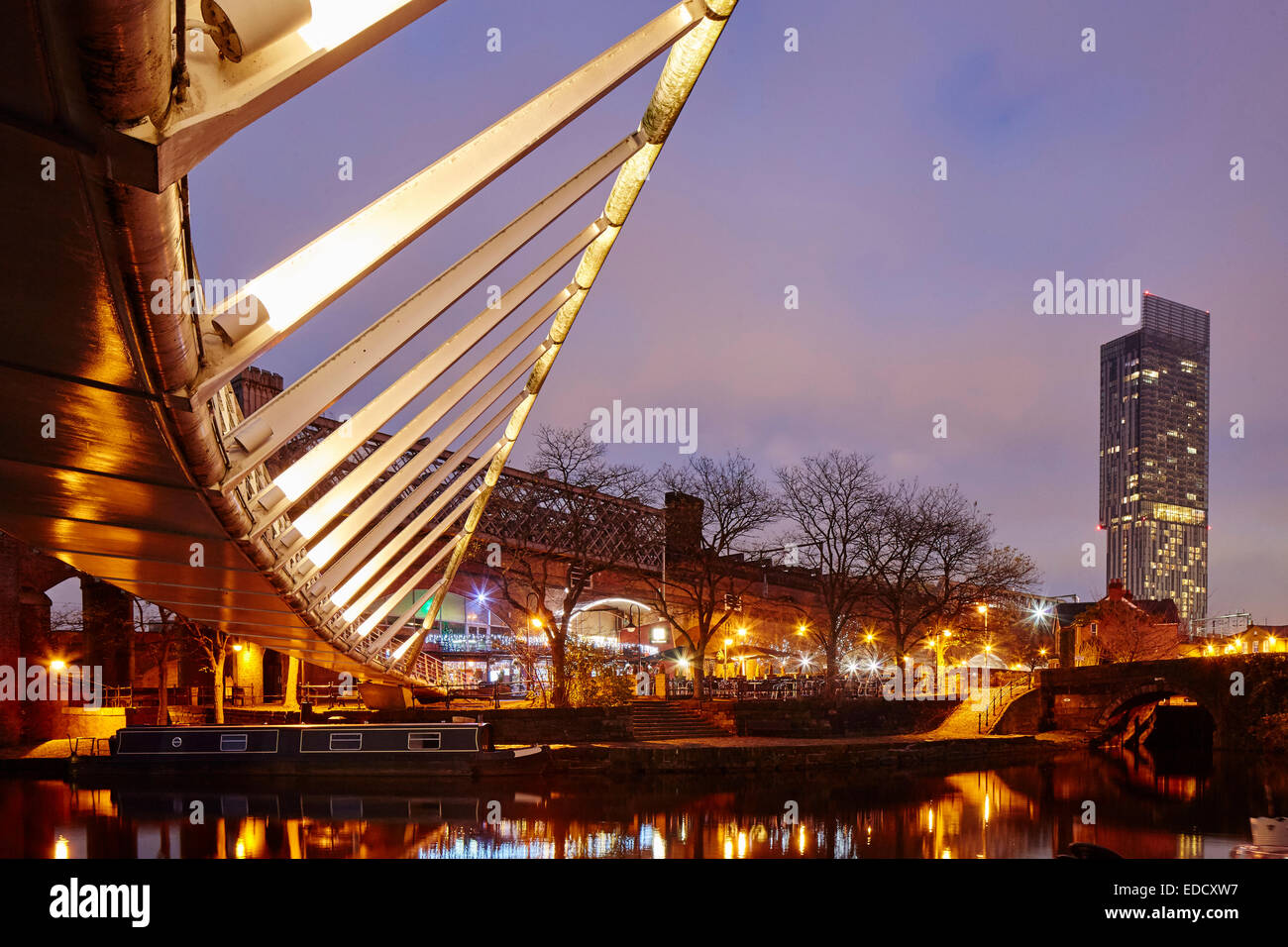 Bassin de Castlefield Manchester au crépuscule, sur le Canal de Bridgewater Banque D'Images