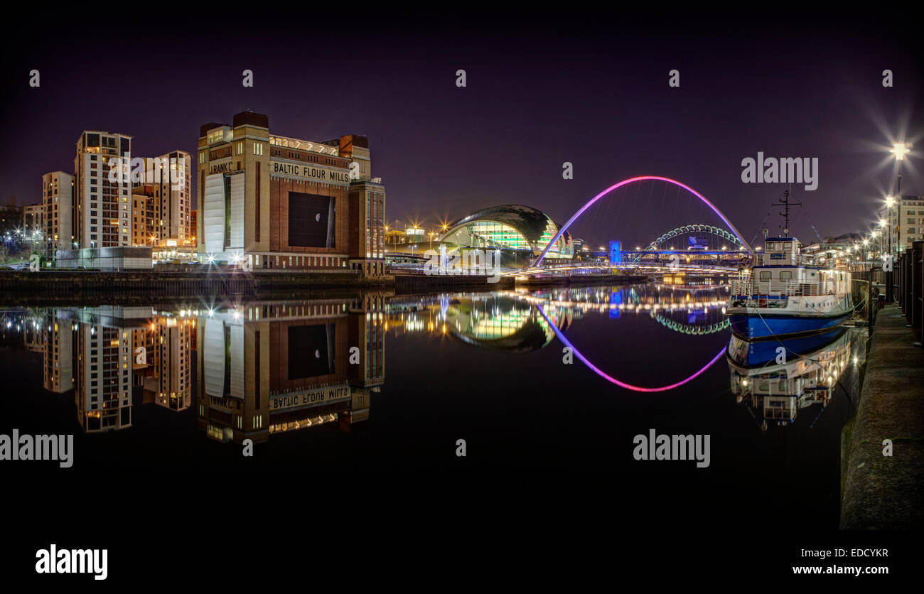 Newcastle/Gateshead Quayside de nuit Banque D'Images