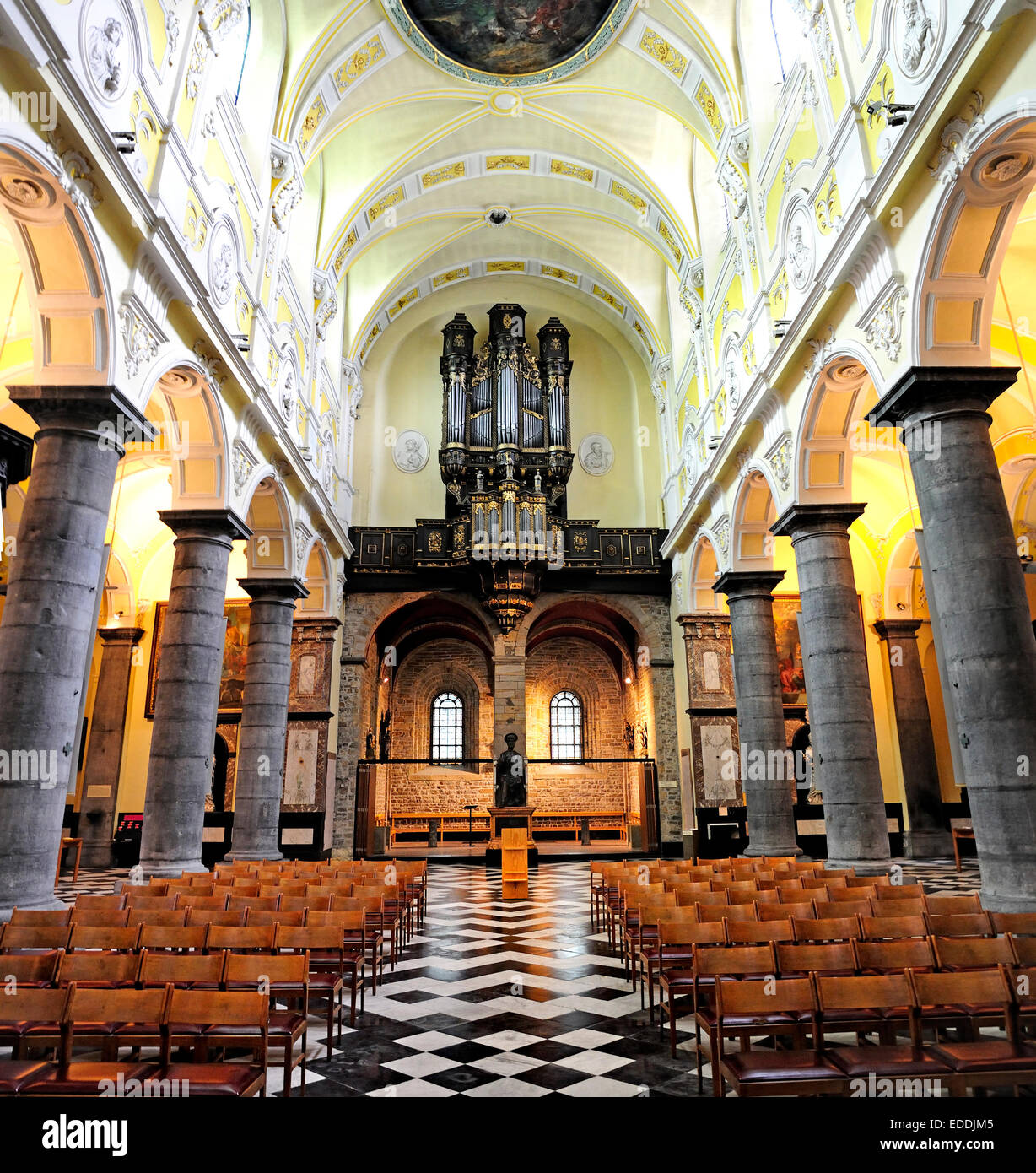 Liège, Belgique. Eglise St Denis - l'intérieur. Banque D'Images