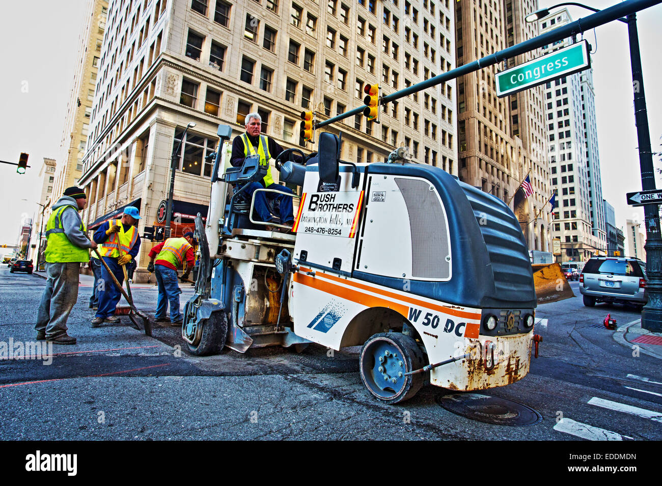 La construction de routes au centre-ville de Detroit, Michigan, USA. Le 24 octobre 2014. Banque D'Images