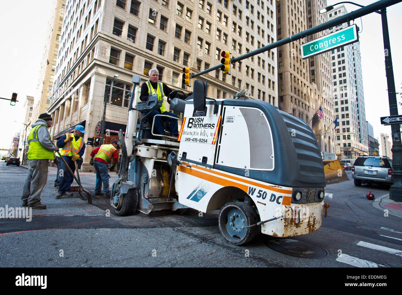 La construction de routes au centre-ville de Detroit, Michigan, USA. Le 24 octobre 2014. Banque D'Images