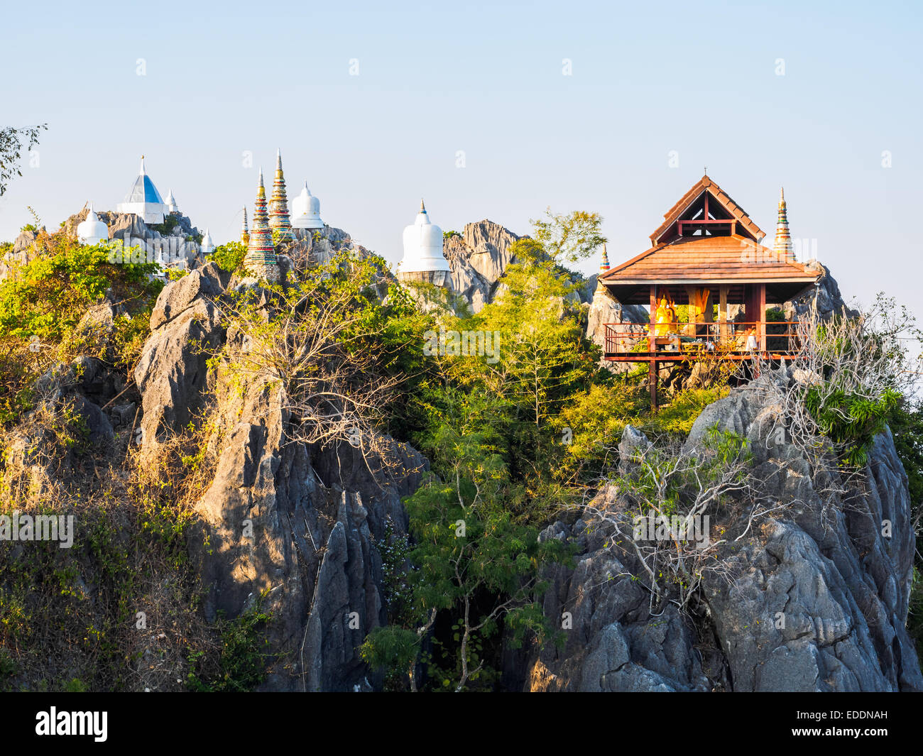 Vue de temple bouddhiste en province de Lampang, Thaïlande Banque D'Images