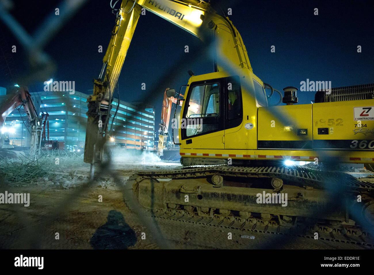J-75 démolition d'un pont au centre-ville de Detroit, Woodward Ave pour M-1 Rail, Michigan, USA. 25 octobre, 2014. Banque D'Images