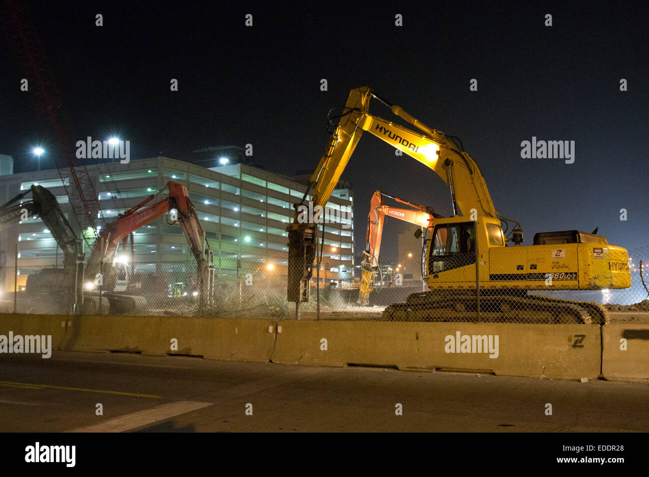 J-75 démolition d'un pont au centre-ville de Detroit, Woodward Ave pour M-1 Rail, Michigan, USA. 25 octobre, 2014. Banque D'Images