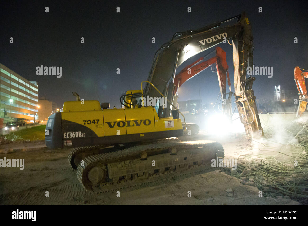 J-75 démolition d'un pont au centre-ville de Detroit, Woodward Ave pour M-1 Rail, Michigan, USA. 25 octobre, 2014. Banque D'Images