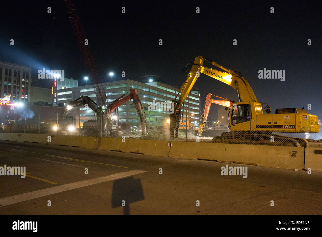 J-75 démolition d'un pont au centre-ville de Detroit, Woodward Ave pour M-1 Rail, Michigan, USA. 25 octobre, 2014. Banque D'Images