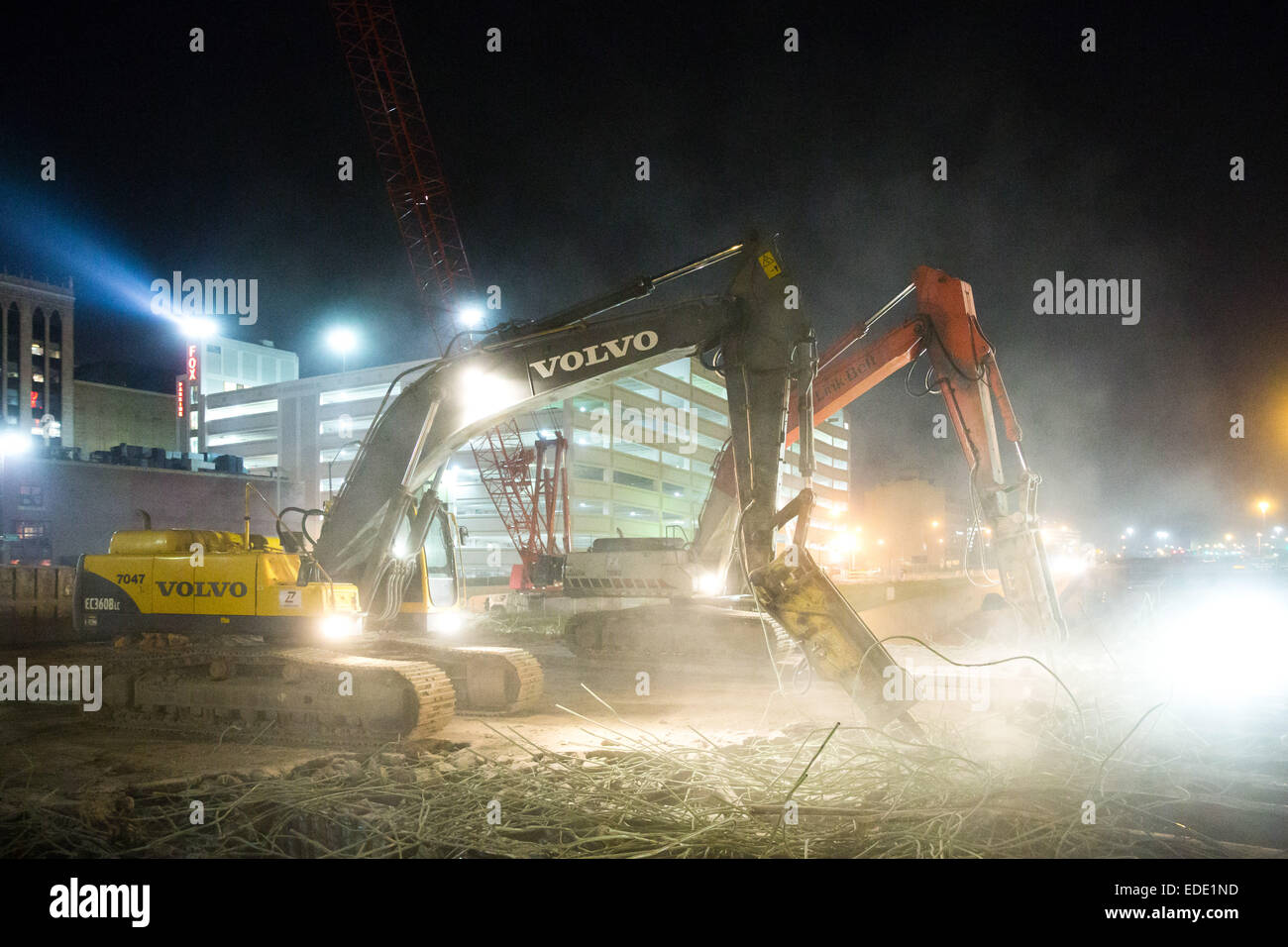 J-75 démolition d'un pont au centre-ville de Detroit, Woodward Ave pour M-1 Rail, Michigan, USA. 25 octobre, 2014. Banque D'Images